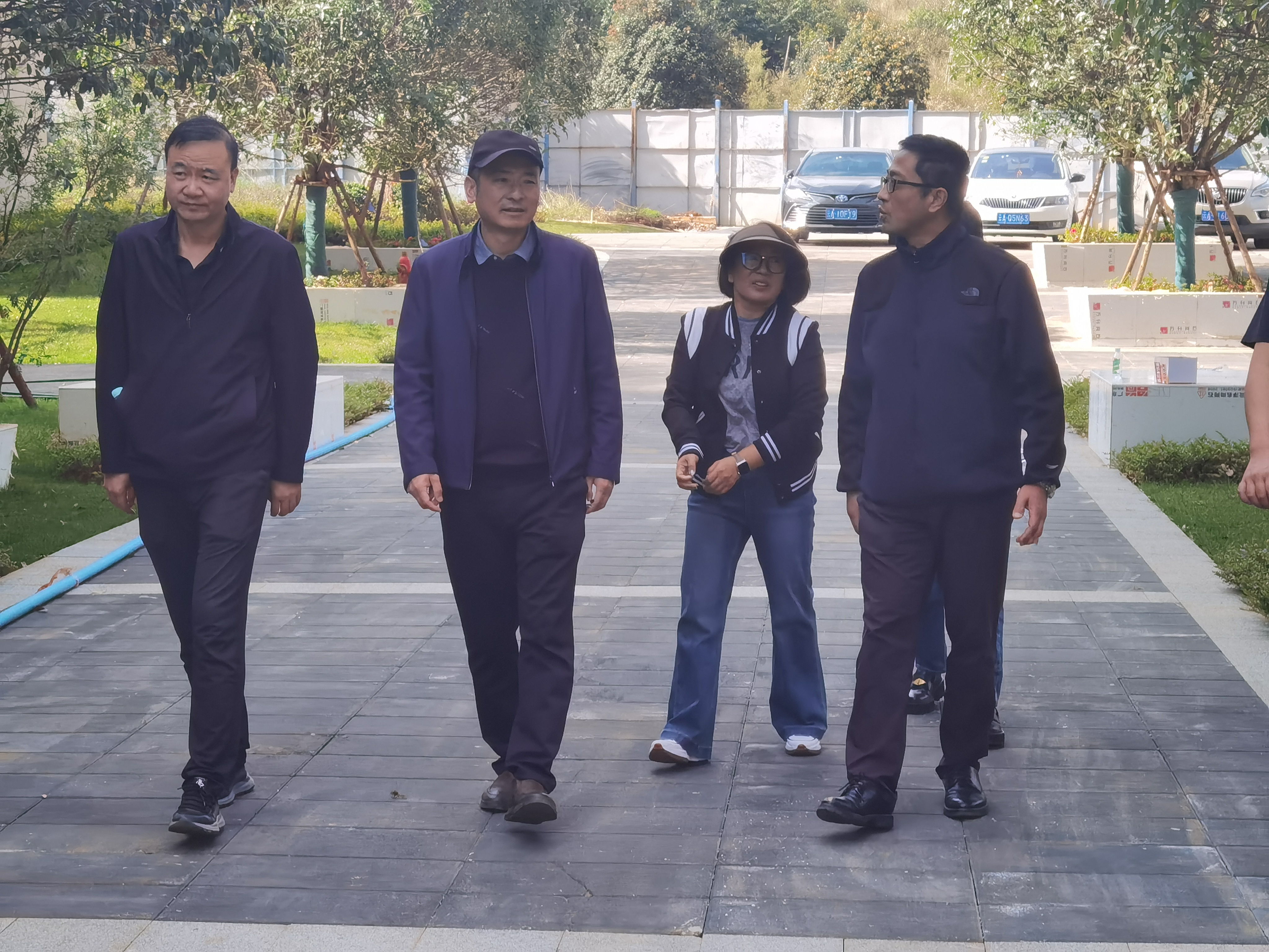 陽宗海管委會(huì)副主任、七甸街道辦黨工委書記金紹波到陽宗海片區(qū)調(diào)研